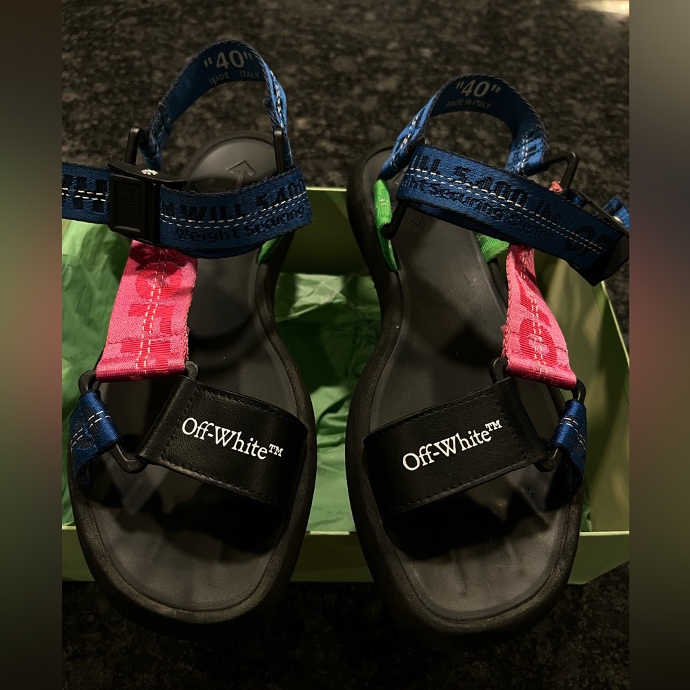 OFF—WHITE MULTI TREK SANDALS SIZE 10
